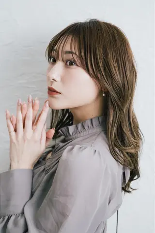 ロング 植村 真優のヘアスタイル