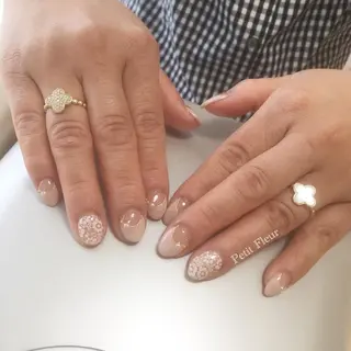 ネイル Petit Fleur所属・青柳 亜梨奈のマツエク・マツパデザイン