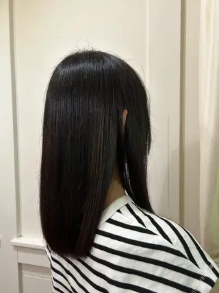 セミロング カラー 三輪 南月のヘアスタイル