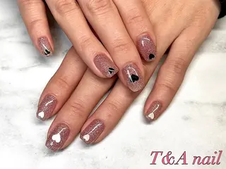 ミディアム ネイル T&A nailのネイルデザイン