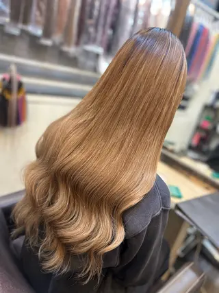 ロング 成安 雪菜のヘアスタイル