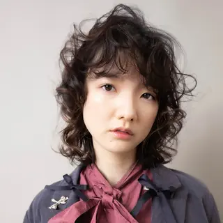 ミディアム パーマ ニュートラルカラー 🧊横田 さえのヘアスタイル