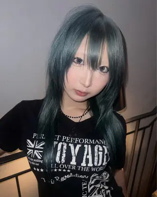 ロング AIRA/ブリーチ ‪/透明感カラーのヘアスタイル