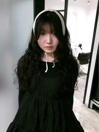 ロング カラー SALOWIN 原宿 IL Salice所属・MIMI🌻໋᳝݊ 個性派カラー⑅ ⸝꙳のヘアスタイル