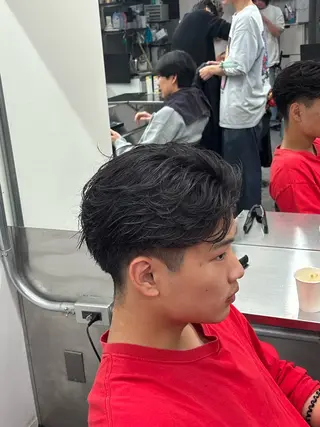 パーマ メンズハイトーン 北斗💍レイヤーのヘアスタイル