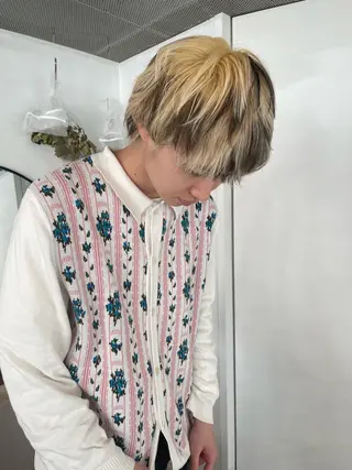 カラー ボブ/レイヤー /河内温太のヘアスタイル