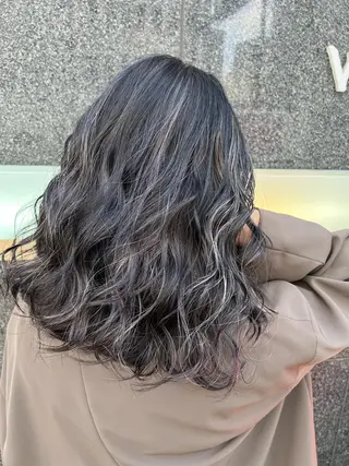 セミロング カラー ヘアアレンジ 🔶似合わせセンター パート/ヤス🔶のヘアスタイル