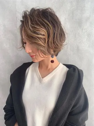 ショート カラー _WHITE 難波本店のヘアスタイル