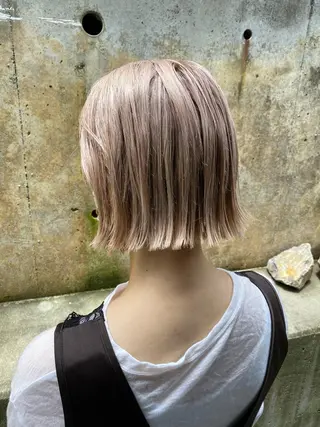 ショート カラー DEE okazakiのヘアスタイル