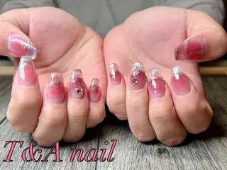 ミディアム ネイル T&A nailのネイルデザイン