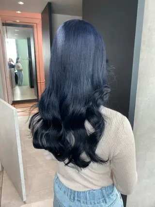 カラー 🇰🇷韓国風ハイ トーンKANA🖤のヘアスタイル