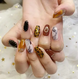 カラー ネイル Q Free nailsのネイルデザイン