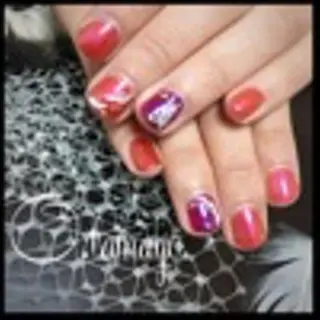 ネイル ARTスクールサロン お・タマゴのネイルデザイン