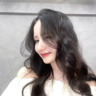 ロング koita ioriのヘアスタイル