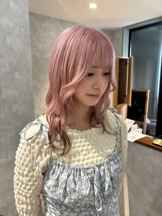 セミロング 🌐NATSUMI 🌐【寒色カラー】のヘアスタイル