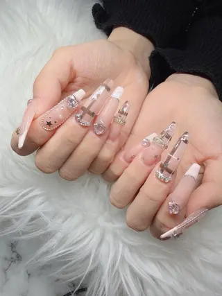 ネイル Lee Nailsのネイルデザイン