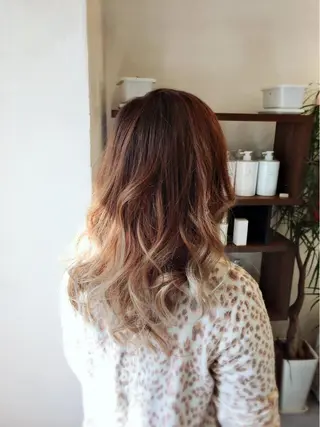 セミロング Piacere所属・Piacere 絵美のネイルデザイン