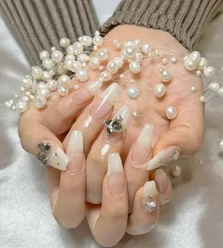 ネイル RAFFINE 月🦋🩵のネイルデザイン