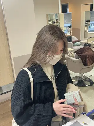 ロング カラー ayano / 透明感・くすみカラーのヘアスタイル