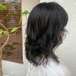ミディアム カラー パーマ putri 川邉 優花のヘアスタイル
