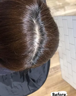 ミディアム カラー ブリーチ無し白髪ぼか し/艶髪/津嘉山のヘアスタイル