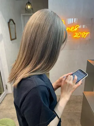 ミディアム カラー ヘアアレンジ XENA表参道 MIKUのヘアスタイル