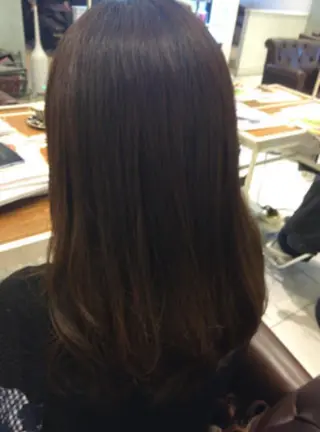 ロング ブリーチカラー🌈 嘉名 真樹のヘアスタイル