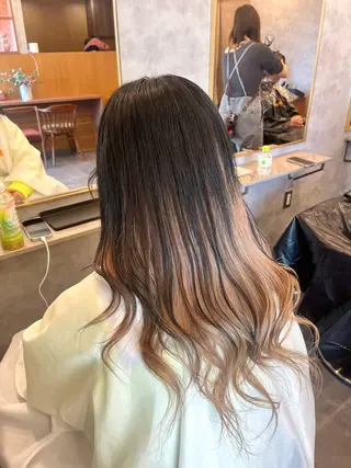 ロング カラー blau hair and care《ブラウ》所属・MARU.縮毛矯正 デザインカラーのヘアスタイル