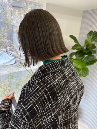 ショート カラー ミルクティー× グレージュMOMOのヘアスタイル