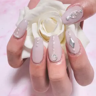 ネイル エステとネイル ローズコンフォートのネイルデザイン