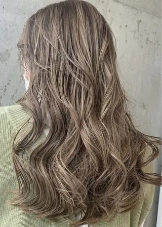 ミディアム hoNua. 栄/透明感カラーのヘアスタイル