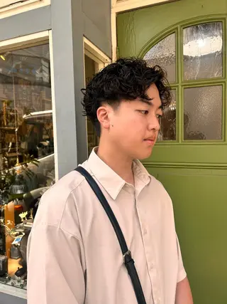 ショート パーマ メンズ 清水千優/パーマ/透 明感カラー/メンズのヘアスタイル