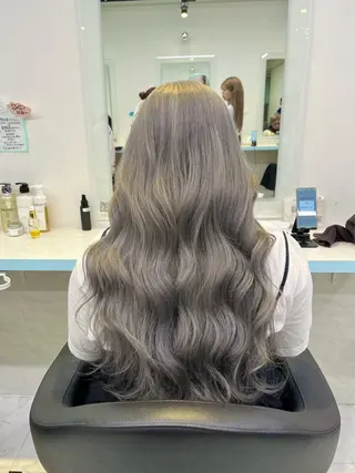 ロング カラー ブリーチカラー 🩵MIZUKIのヘアスタイル