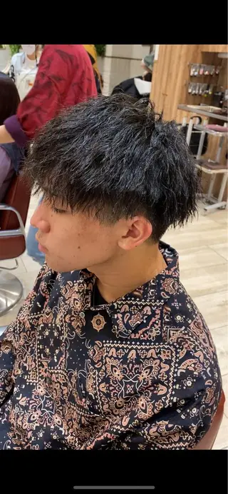 ショート パーマ メンズ 平内 賢人のヘアスタイル