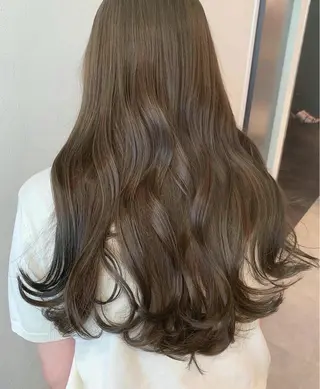 ロング カラー go today share salon表参道Polaris所属・オリーブベージュ きょうかのヘアスタイル