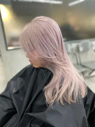 ミディアム カラー ヘアアレンジ mina 🌷のヘアスタイル