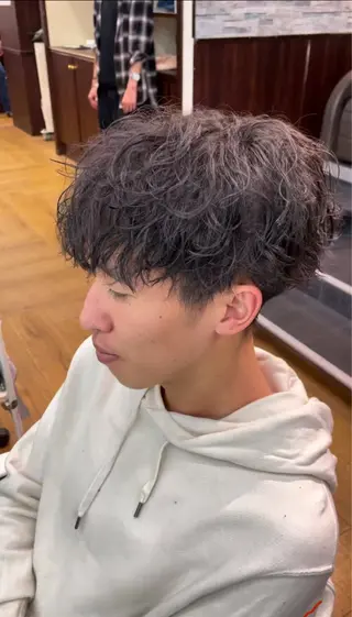 ショート パーマ メンズ stud.所属・熊谷 真希のヘアスタイル