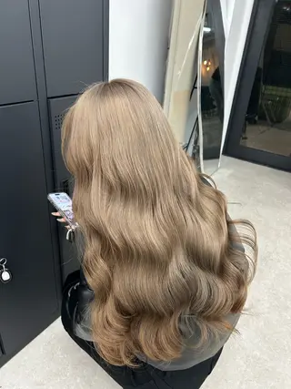 ロング カラー ブリーチ/ベージュ /レイヤー/ひよりのヘアスタイル