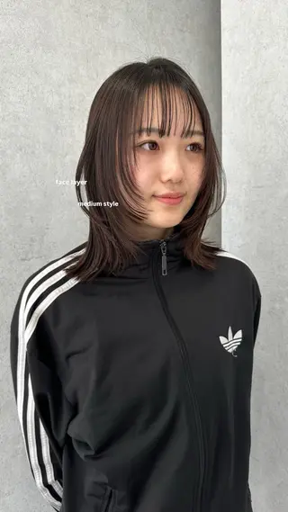 ミディアム v-lab studio所属・韓国レイヤーカット/ 艶カラー/ noaのヘアスタイル