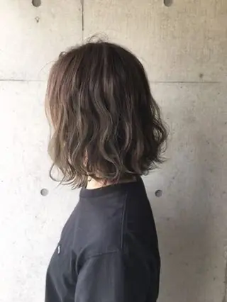 ミディアム カラー パーマ 森山 陽菜のヘアスタイル