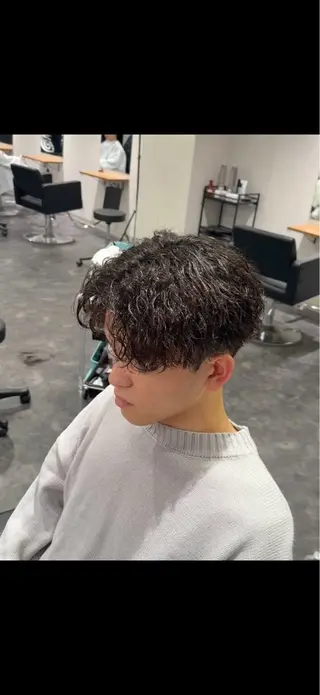 ミディアム パーマ メンズ メンズパーマ特化 美容師kouyaのヘアスタイル