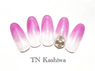 ネイル 大隅 和奈のネイルデザイン