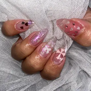 ネイル Ｌｉｔ所属・Ｌｉｔ .のネイルデザイン