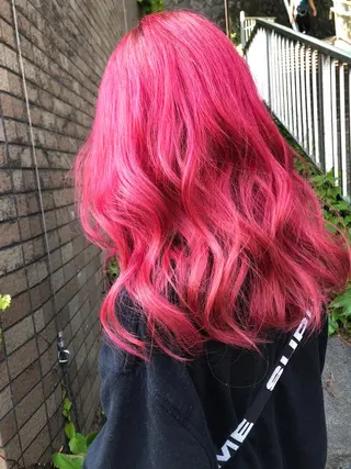 ミディアム StellA所属・アートディレクター ワダヒサノリのヘアスタイル