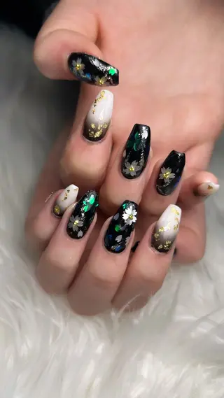 ネイル 関山 志乃のネイルデザイン