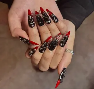 ネイル 𝐁𝐞𝐥𝐥 𝐦𝐞のネイルデザイン