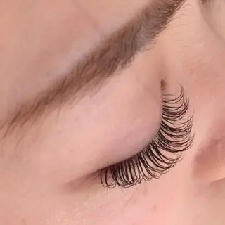 マツエク・マツパ 菅野 美咲のヘアスタイル