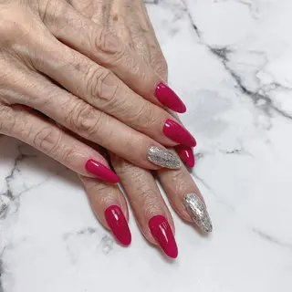 ロング ネイル 石原 夕華のネイルデザイン