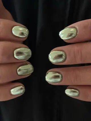 ネイル vive所属・市野瀬 凪紗のネイルデザイン