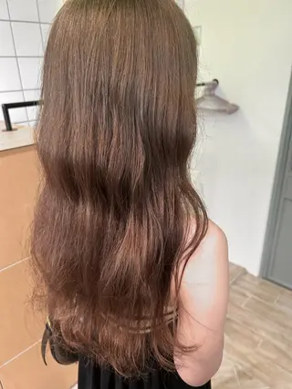カラー ベージュ/ダブルカラ ー/新潟駅/青柳萌果のヘアスタイル